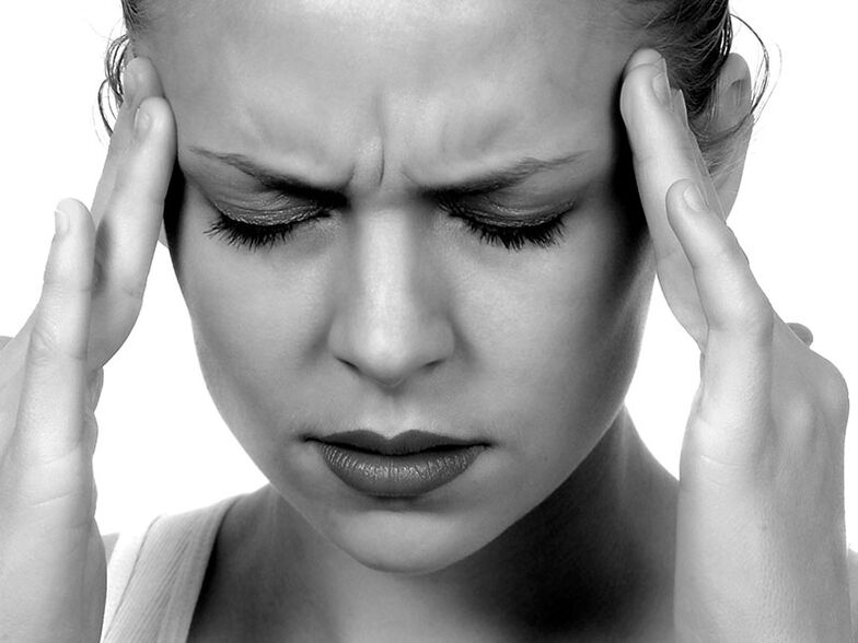 Ból głowy jest jednym z objawów osteochondrozy kręgosłupa szyjnego